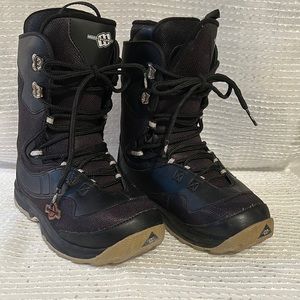Morrow Snowboards - Snowboard Boots - Excellent condition!